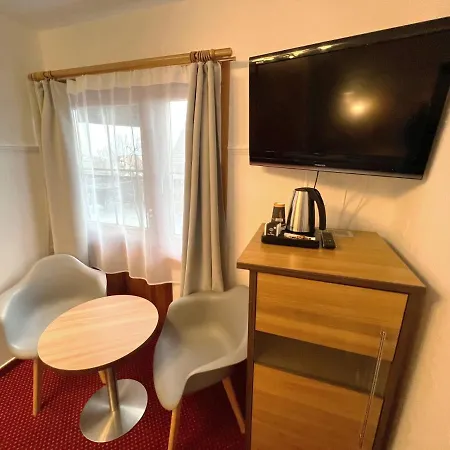 Fliegerhaeusle 24h Self Check In Inn 3*