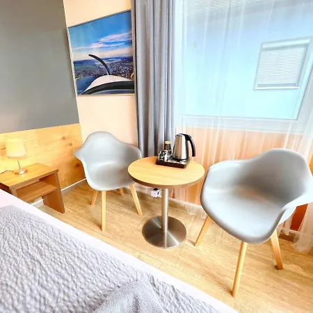 Fliegerhaeusle 24h Self Check In Inn 3*