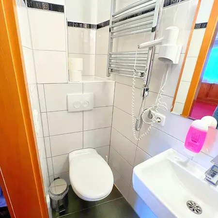 Fliegerhaeusle 24h Self Check In 3*